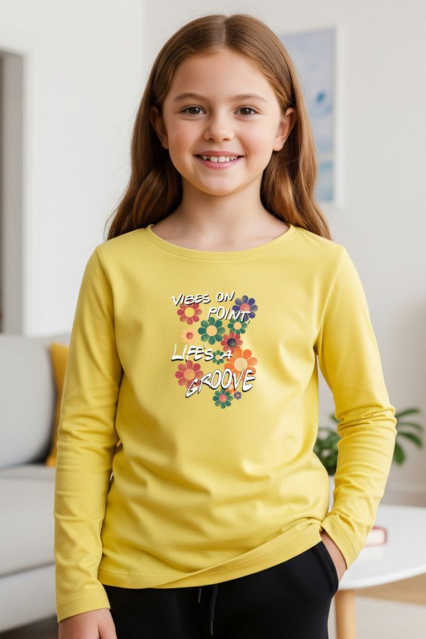 Round Neck Girl's Sweatshirt with Live Print Detail