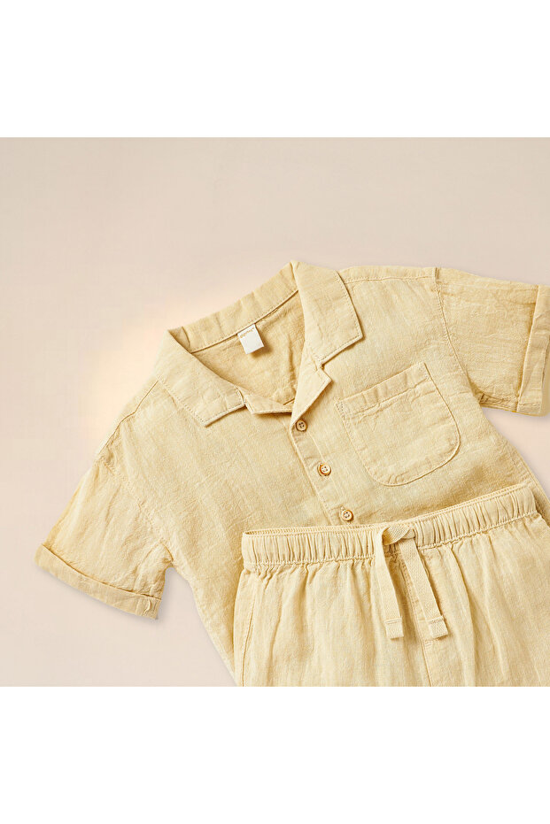 طقم قميص بياقة معسكر سادة وشورت مطاطي - 4