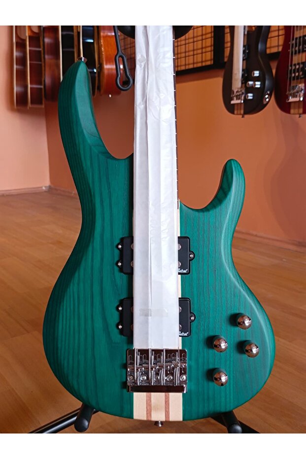 4 Telli Bass Gitar - 2
