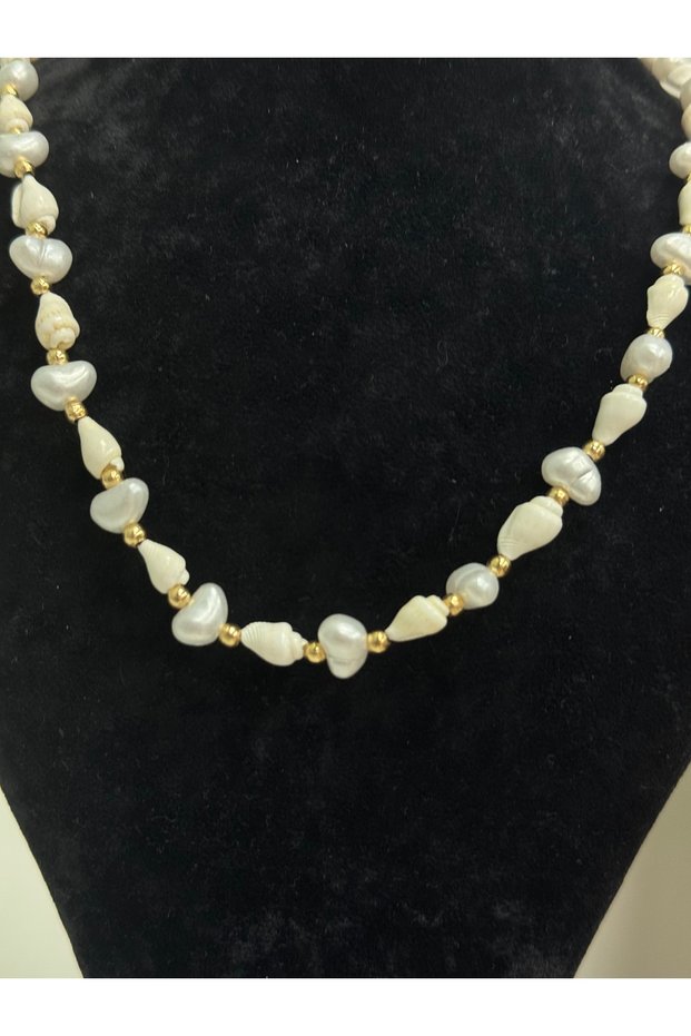 Seashell and Pearl Look Necklace