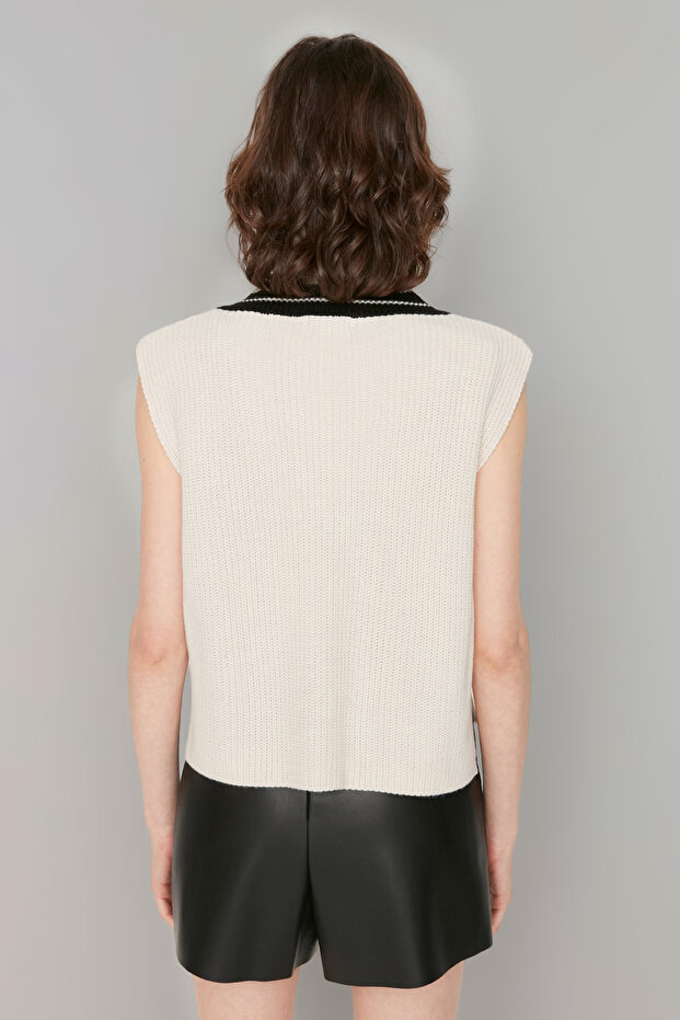 Taş Crop V Yaka Triko Süveter TWOAW21BZ0135 - 5