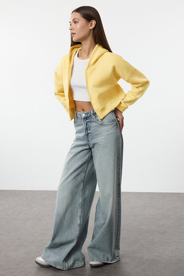 Açık Sarı Fermuarlı Kapüşonlu Rahat Kesim Crop Kalın İçi Polarlı Örme Sweatshirt TWOAW20SW0660 - 2