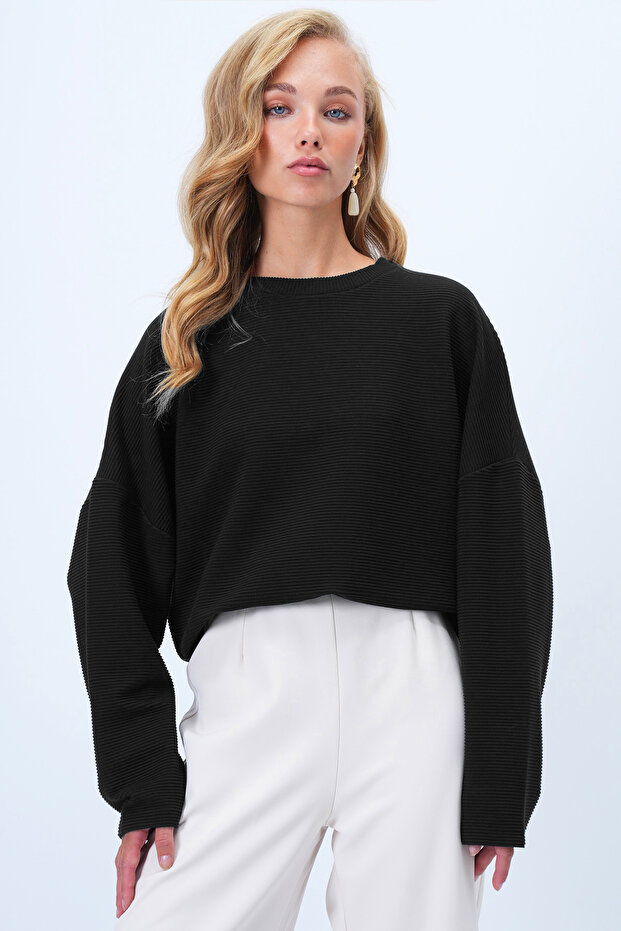 Black Crew Neck Bat Sleeve Wide Cut Basic Blouse Alc-X14391