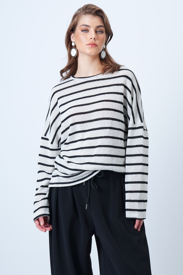 Ecru Black Crew Neck Striped Bat Sleeve Wide Cut Knitwear Blouse Alc-X14392