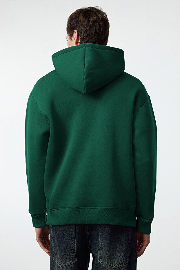 Zümrüt Yeşili Oversize/Geniş Kesim Fermuarlı Kapüşonlu İçi Polarlı Basic Sweatshirt TMNAW25SW00050 - 9