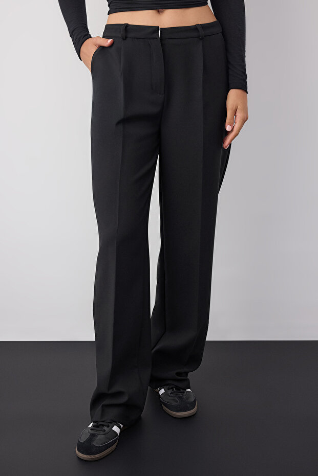 Wardrobe Essentials Siyah İçten Bel Ayarlamalı Wide Leg/Geniş Paça Bootcut Pantolon | TWOAW26PL00028 - 3