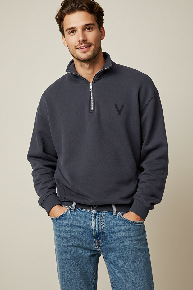 Antrasit Regular/Normal Kesim Dik Yaka Fermuarlı Pamuklu Geyik Nakış Sweatshirt TMNAW24SW00041 - 5