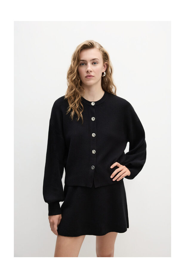 Kobieta Dzianinowa kurtka z guzikami - 9