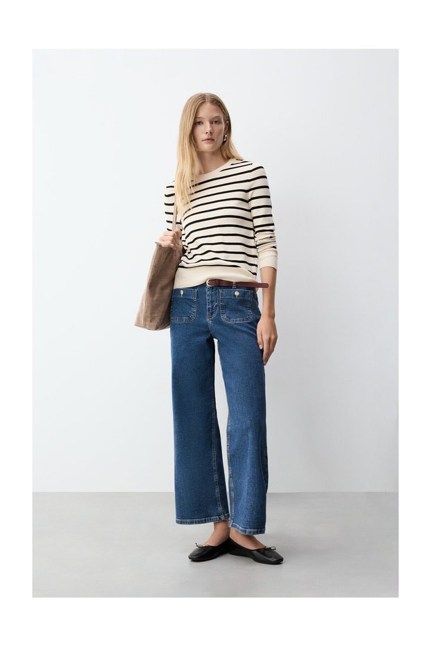 Woman Straight Jeans with Patch Pockets