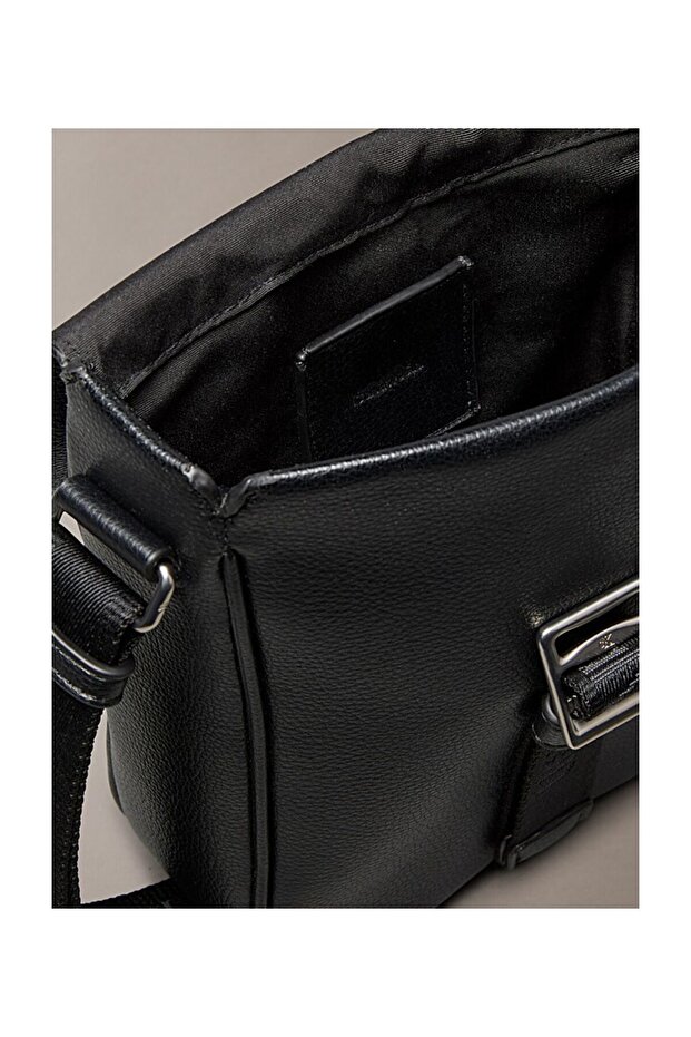 CARGO FLAP REPORTER - 3