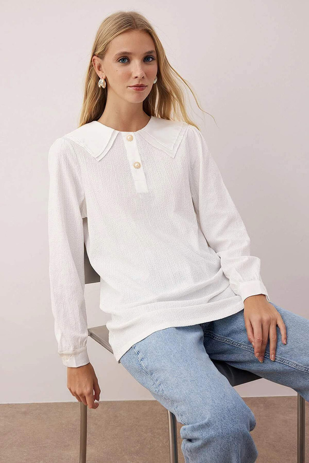 Ekru Gömlek Yaka Detaylı Bürümcük Kumaş Örme Sweatshirt TCTAW26TW00000 - 1