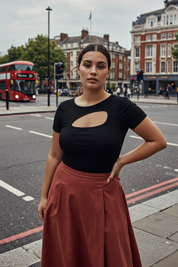 Siyah Fitted/Vücuda Oturan Fitiili Cut-Out Detaylı Crop Örme Bluz TBBSS22AF00020 - 1