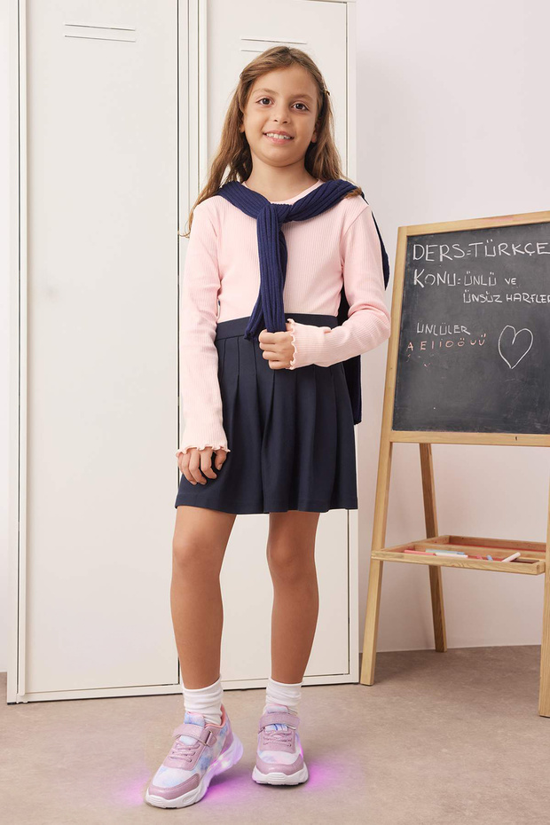 Lila Işıklı Taban Küçük Kız Çocuk Kids Spor Ayakkabı
TAKAW26SN00002 - 1