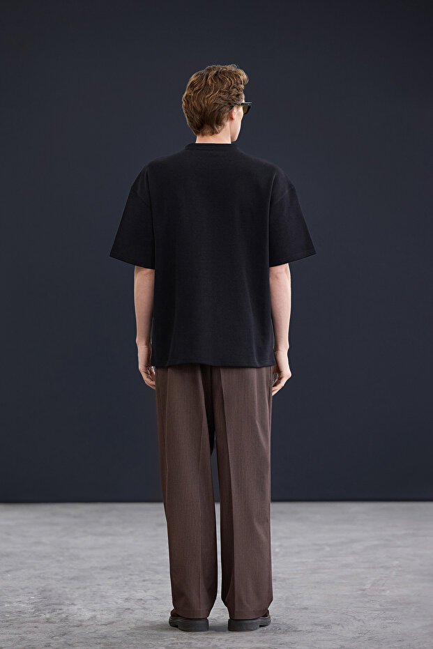 Trendyol Studio Siyah Oversize Kalın T-Shirt TMNAW26TS00003 - 5