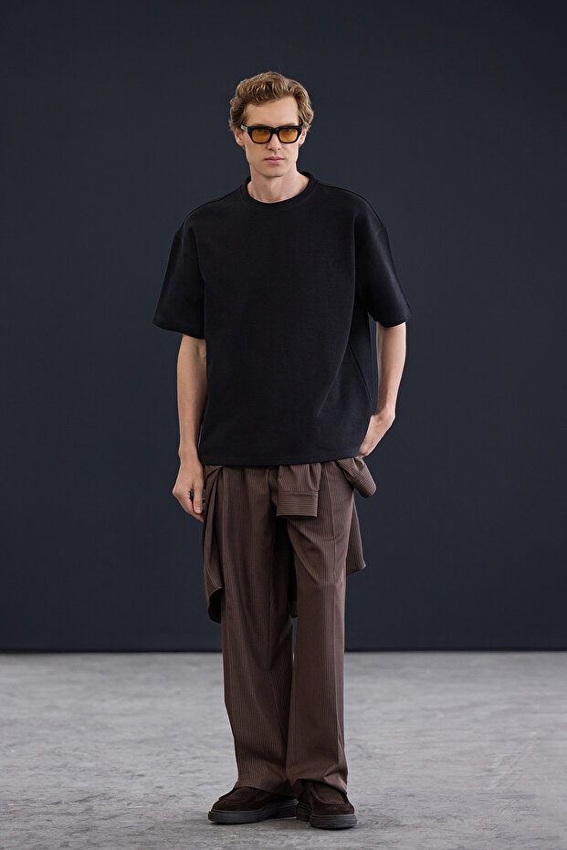 Trendyol Studio Siyah Oversize Kalın T-Shirt TMNAW26TS00003 - 3