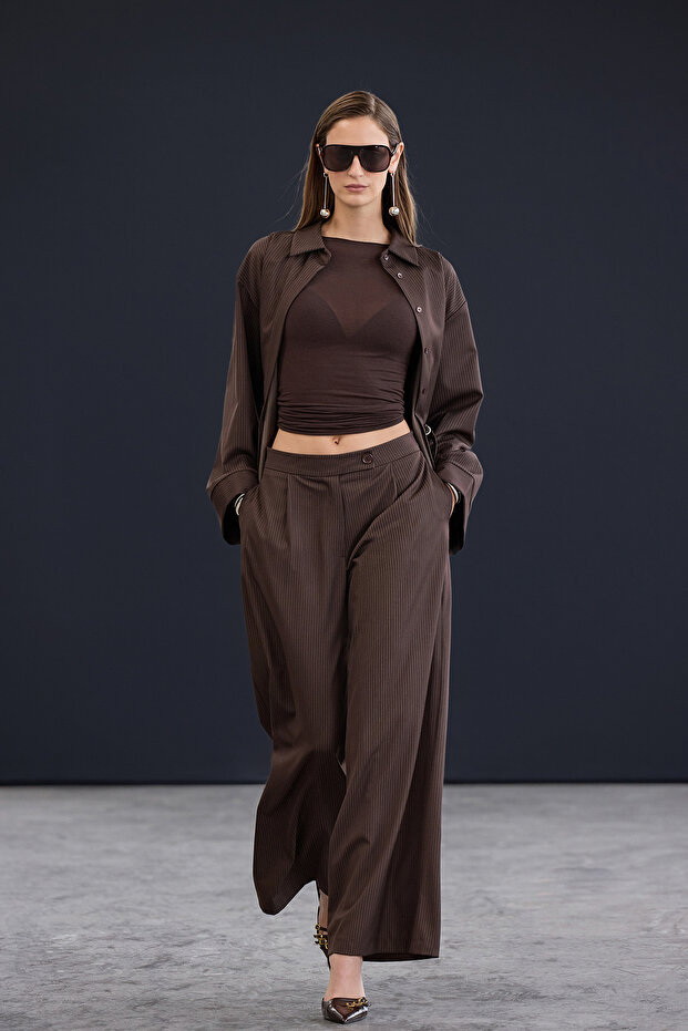 Trendyol Studio Kahverengi Ekstra Geniş Paça Çizgili Pantolon TWOAW26PL00127 - 6