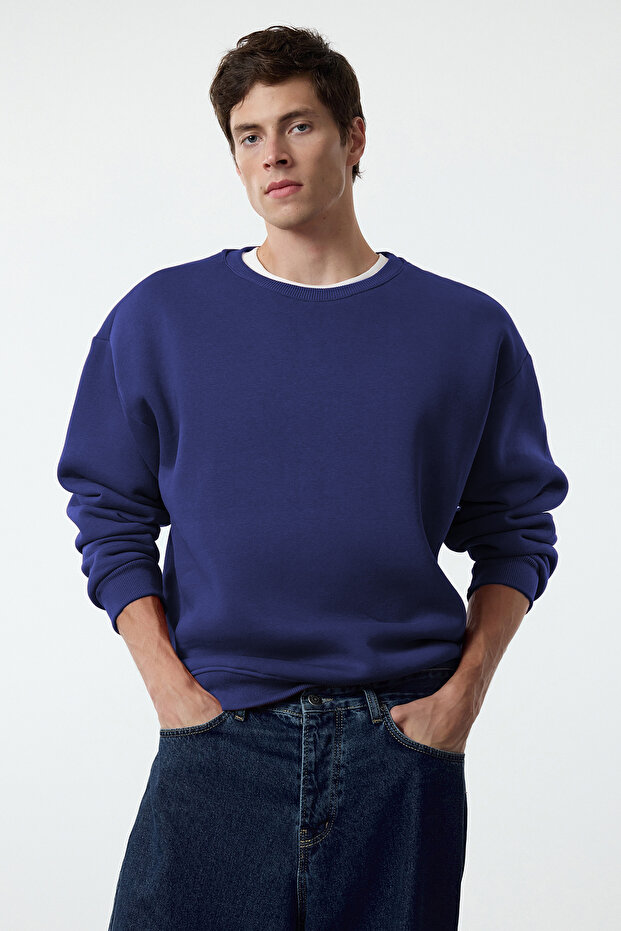 Lacivert Oversize/Geniş Kesim Pamuklu Basic İçi Polarlı Kalın Sweatshirt TMNAW25SW00011 - 6