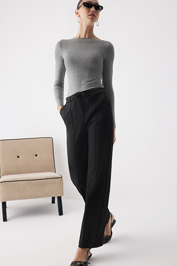 Wardrobe Essentials Siyah Bağcıklı Kışlık Tuşeli Rahat Kumaş Geniş Paça Pantolon | TWOAW26PL00012 - 3