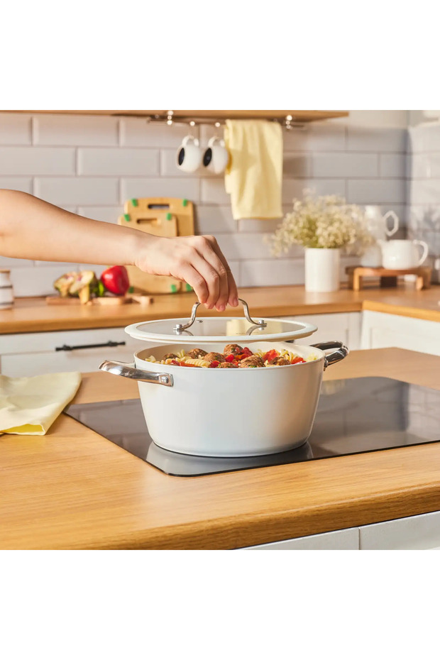 Swiss Crystal Mandulás Krémes Tapadásmentes Indukciós Rozsdamentes Acél Nyéllel és Fedővel, 24 cm, Krémszínű - 3