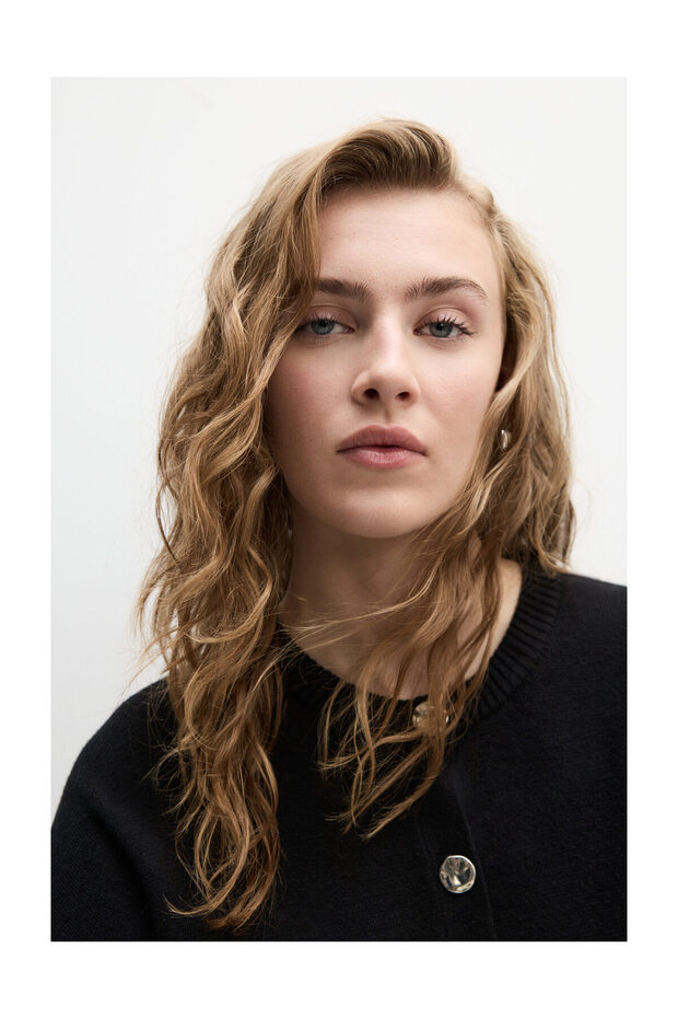 Kobieta Dzianinowa kurtka z guzikami - 3