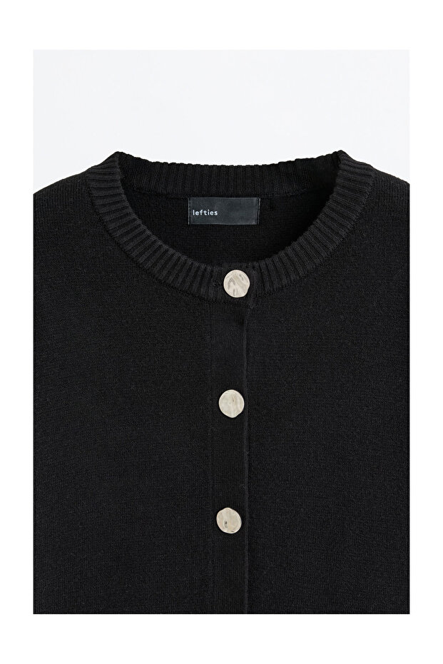 Kobieta Dzianinowa kurtka z guzikami - 7