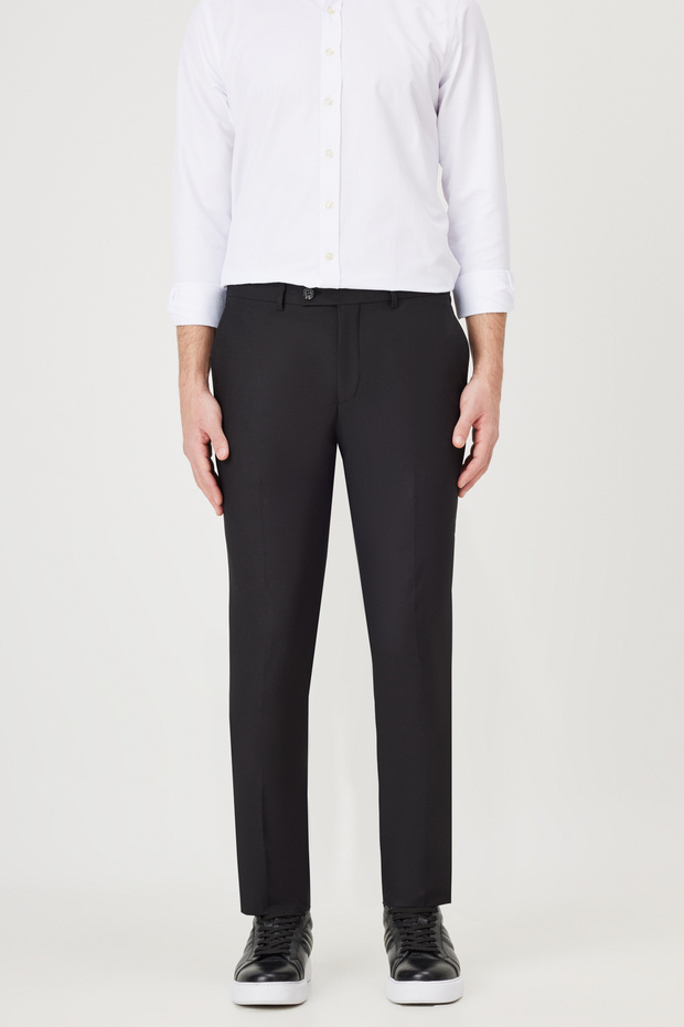 Erkek Siyah Slim Fit Dar Kesim Klasik Yan Cep Pantolon - 1