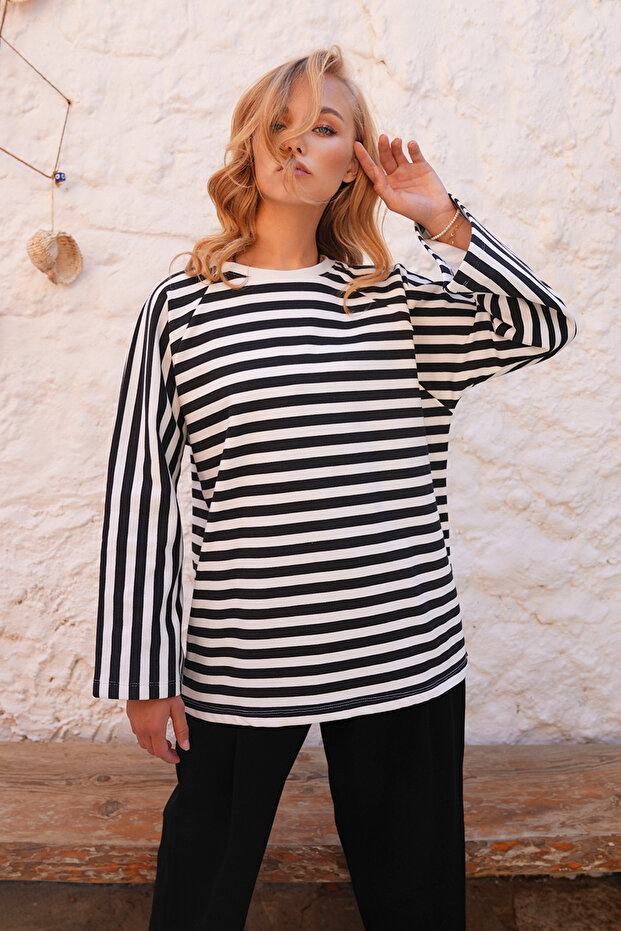 Women's Black-White Crew Neck Raglan Sleeve Basic Blouse Alc-X14540