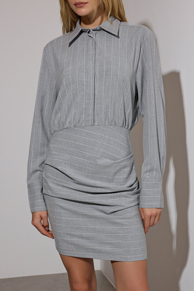 Gri Çizgili Poliviskon Drape Detaylı Vücuda Oturan Mini Dokuma Elbise TWOAW26EL00126 - 3