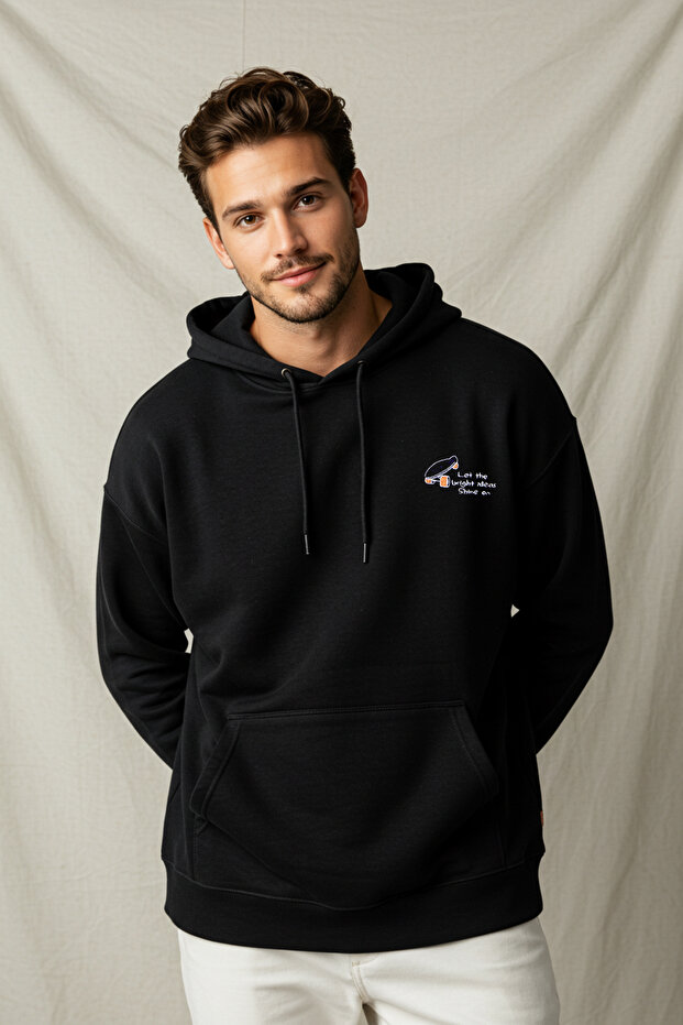 Siyah Oversize/Geniş Kesim Nakışlı İçi Polarlı Kapüşonlu Sweatshirt TMNAW25SW00016 - 5