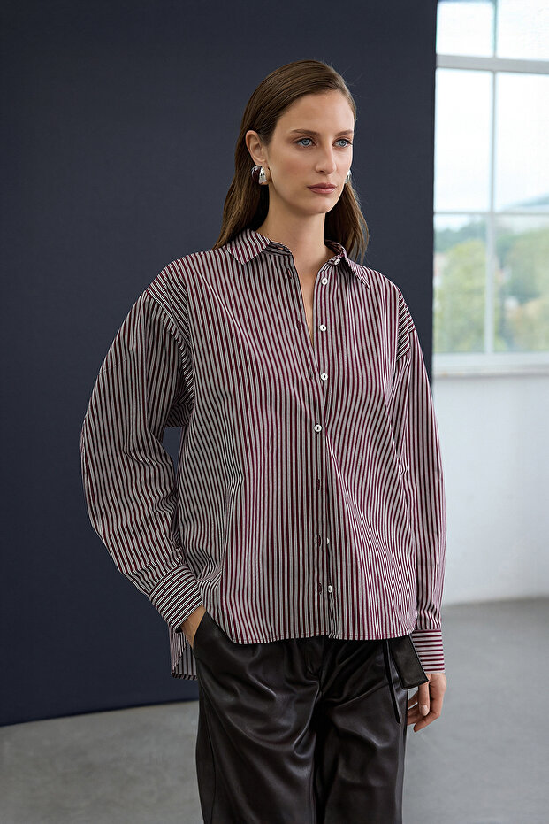 Trendyol Studio Bordo-Çok Renkli Çizgili Oversize Pamuklu Poplin Gömlek TWOAW26GO00107 - 1
