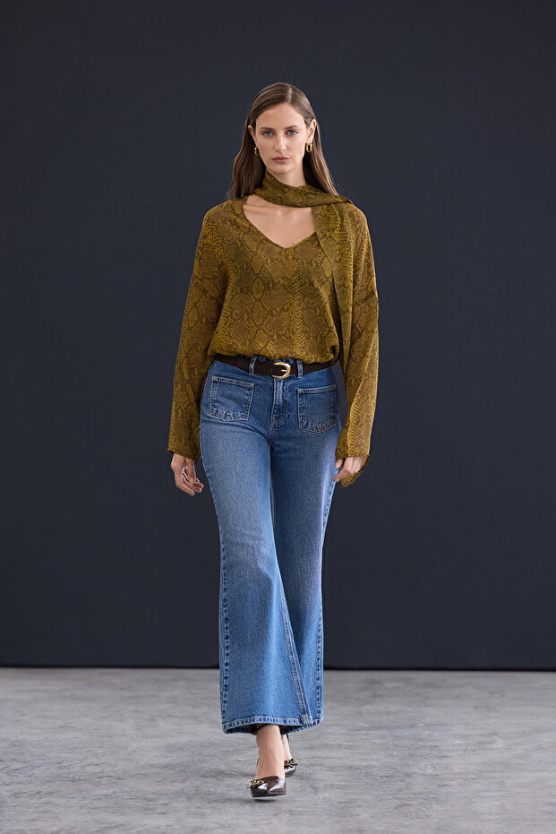 Trendyol Studio Yeşil Animal Yılan Desenli Şal Detaylı Transparan Dokuma Bluz TWOAW26BZ00275 - 6