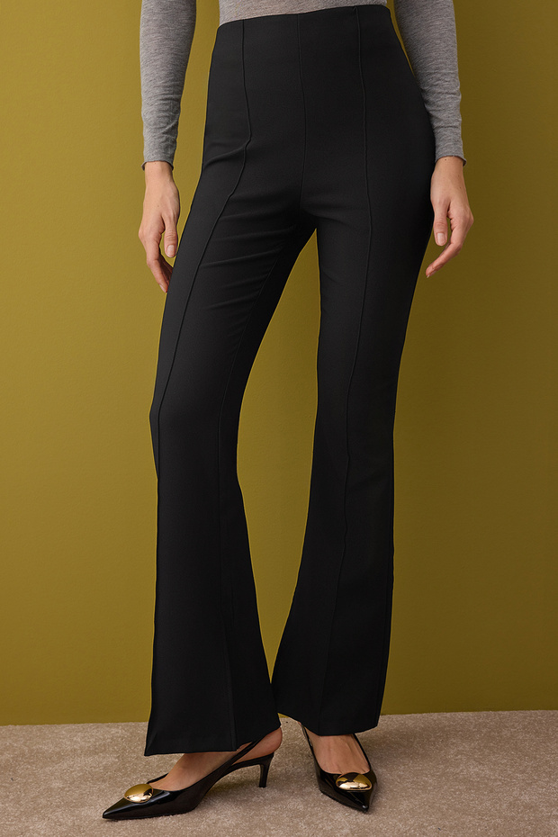 Siyah Flare Kalıp Nervürlü Bootcut Pantolon TWOAW26PL00043 - 3