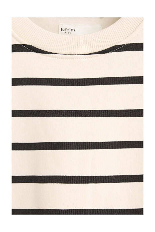 Dziecięca bluza w paski - 3