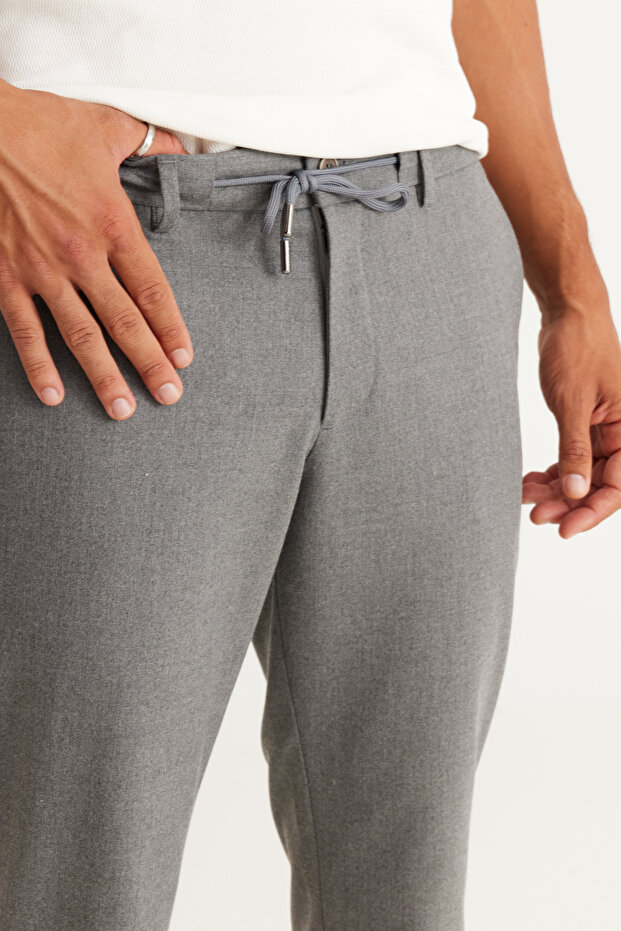 Męskie szare, dopasowane, elastyczne spodnie z wiązaniem w talii - 5