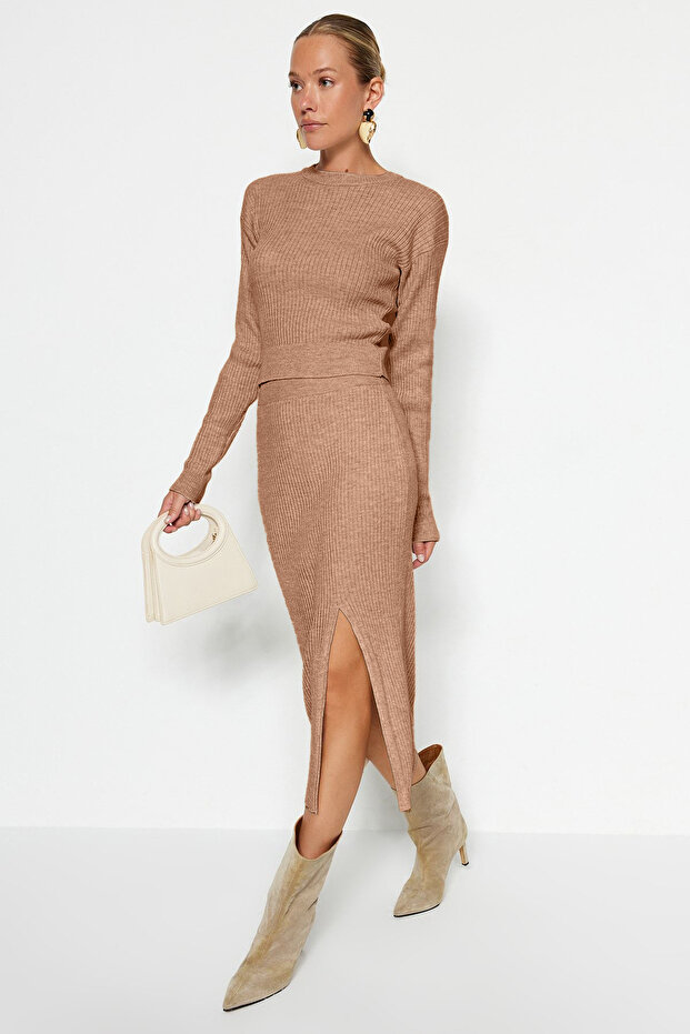 Spódnica dzianinowa w kolorze camelowym - TWOAW23AU00240 - 3