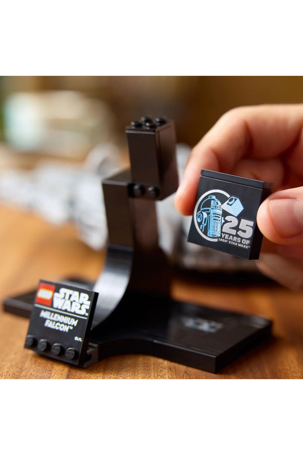 ® Star Wars™ Millennium Falcon™ 75375 - Yetişkinler için Koleksiyonluk Model Yapım Seti (921 Parça) - 8