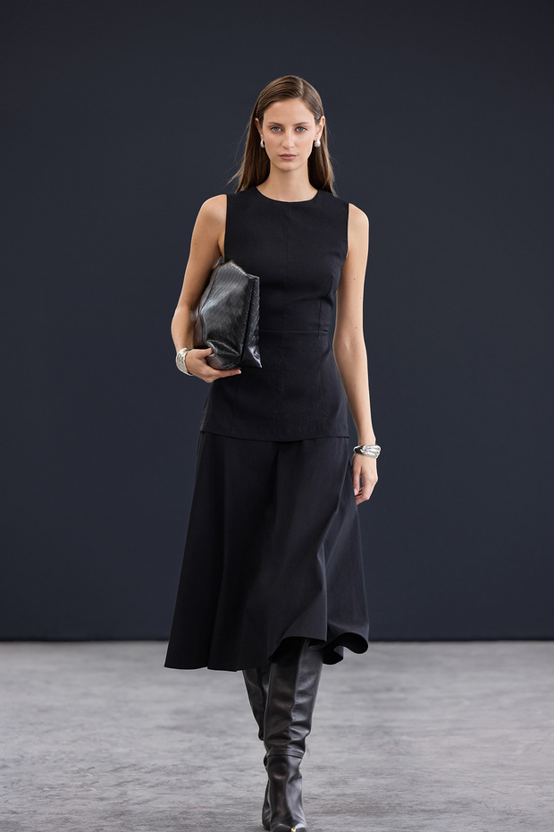 Trendyol Studio Siyah Midi Esnek Dokuma Elbise TWOAW26EL00307 - 5