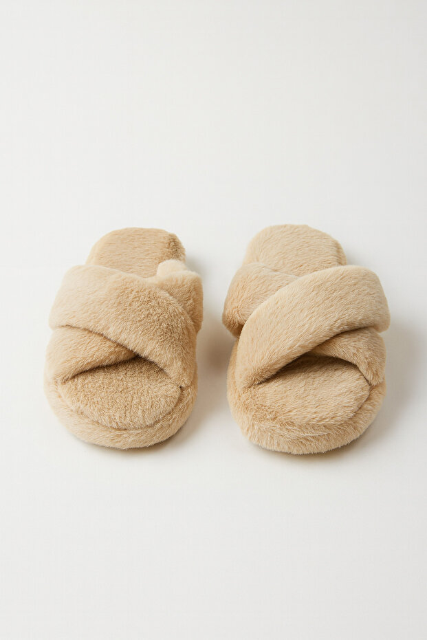 Dámské béžové chlupaté domácí pantofle s křížovými pásky BYNDCAP01 - 6