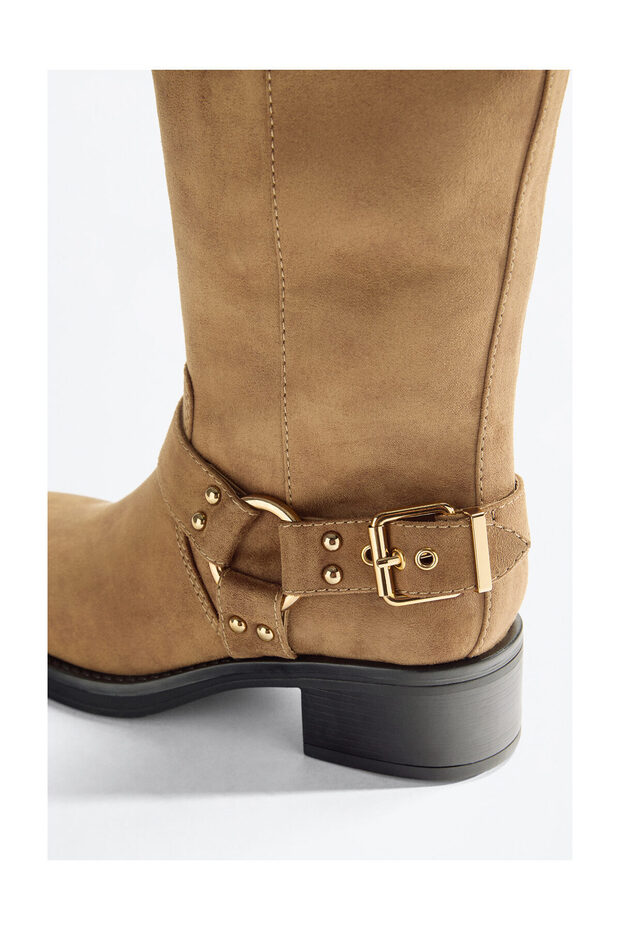 Női művelúr lapos talpú csatos csizmák - 3