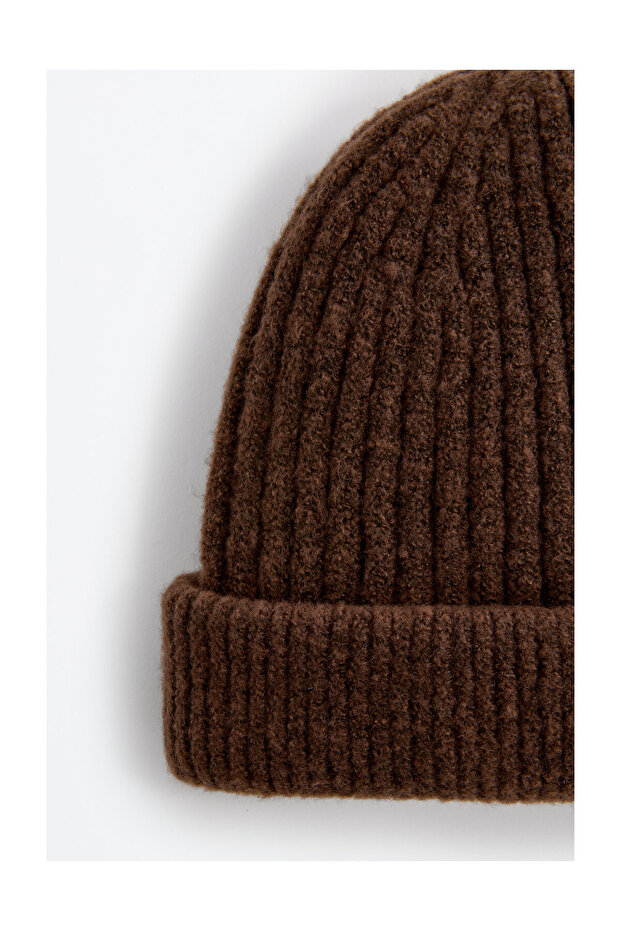 Męska krótka czapka z dzianiny - 2