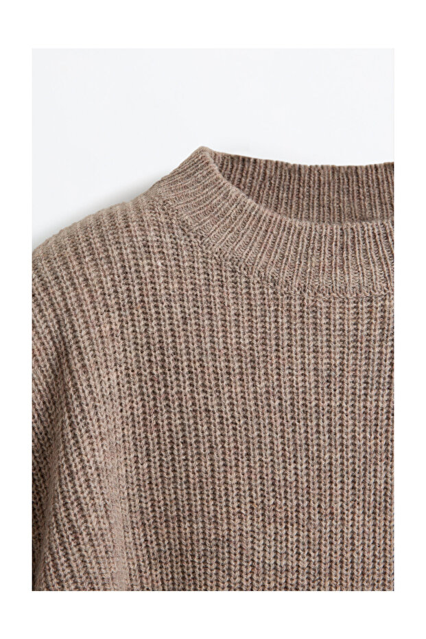 Dziecięcy sweter z dzianiny - 3