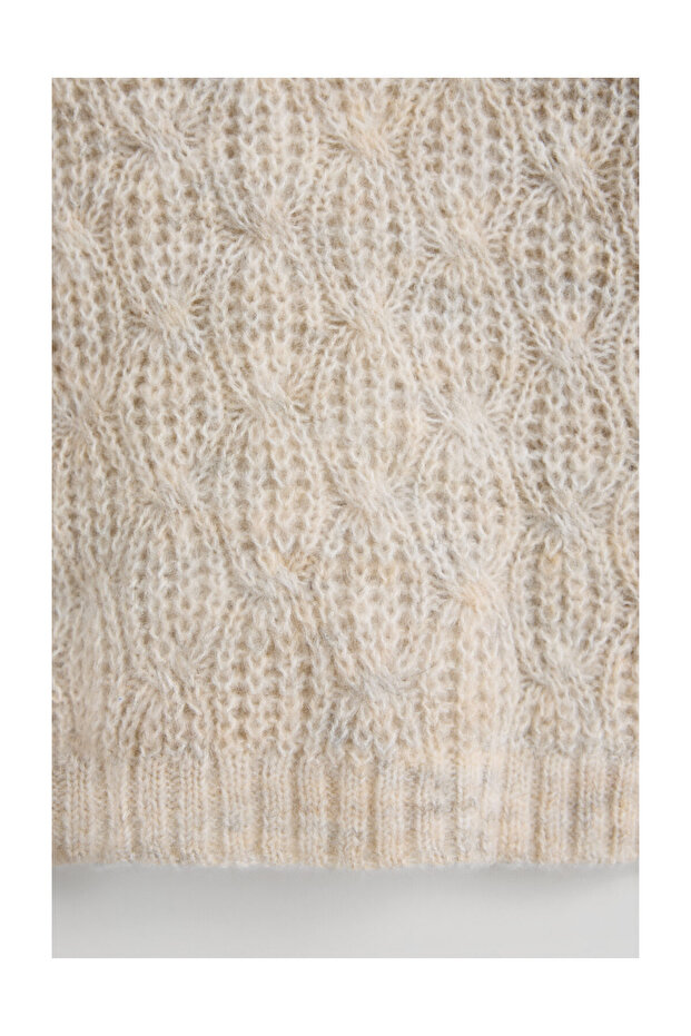 Dziecięcy sweter z falbanami - 4