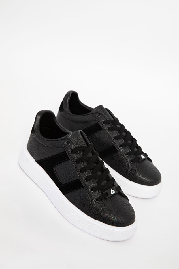 Schwarzer Herren-Sneaker 20957 - 1