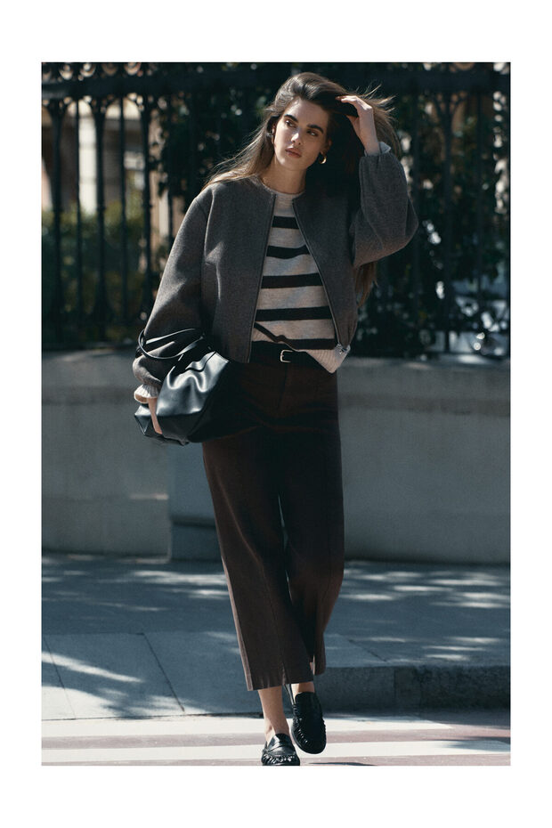 Kobieta Sweter z okrągłym dekoltem z piankowej dzianiny - 4