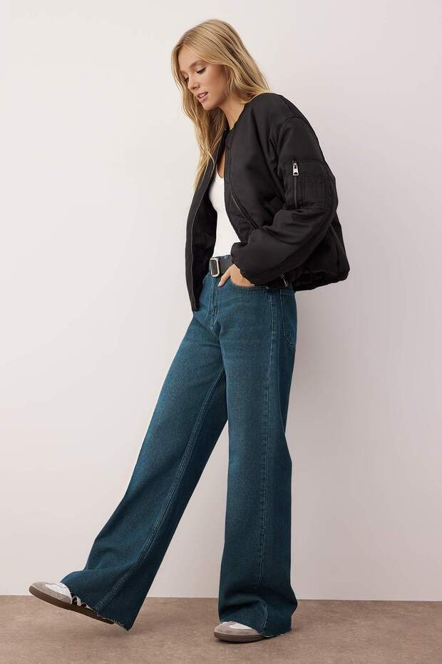 Koyu Mavi Paça Kesikli Ekstra Yüksek Bel Geniş Paça Wide Leg Jeans TWOAW26JE00080 - 2