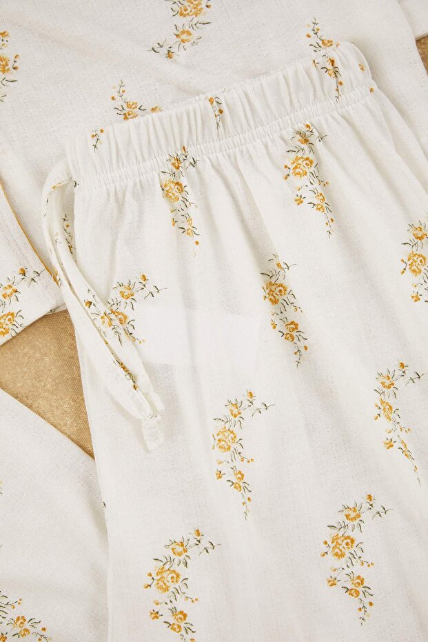 Çok Renkli Çiçek Desenli Biyeli Mevsimlik Gömlek Yaka Dokulu Örme Pijama Takımı TBBAW26AI00039 - 7