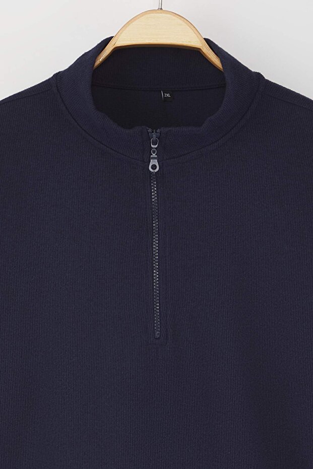 Granatowa koszulka z zamkiem błyskawicznym przy kołnierzu, o regularnym kroju, z dzianiny TBBAW23AO00006 - 7