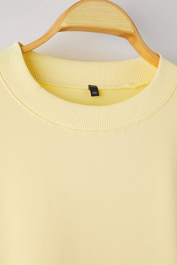 Sarı Alttan T-Shirt Çıkma Görünümlü İnce Örme Büyük Beden Sweatshirt TBBAW23AO00023 - 6
