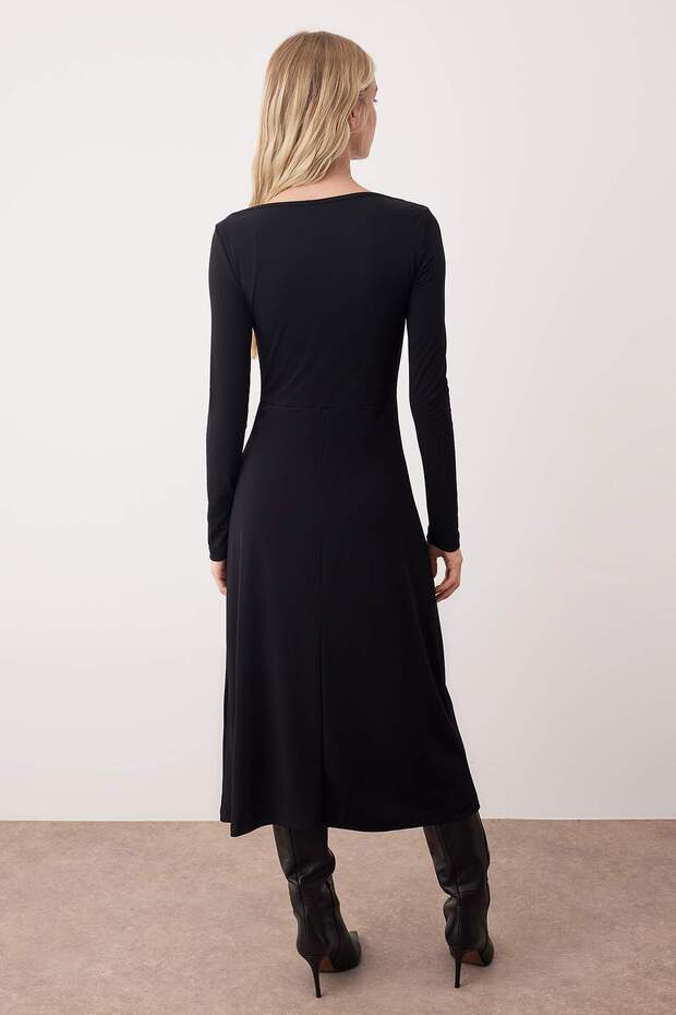 Siyah Aksesuar Detaylı Bodycon Maxi Esnek Örme Elbise TWOAW26EL00209 - 4