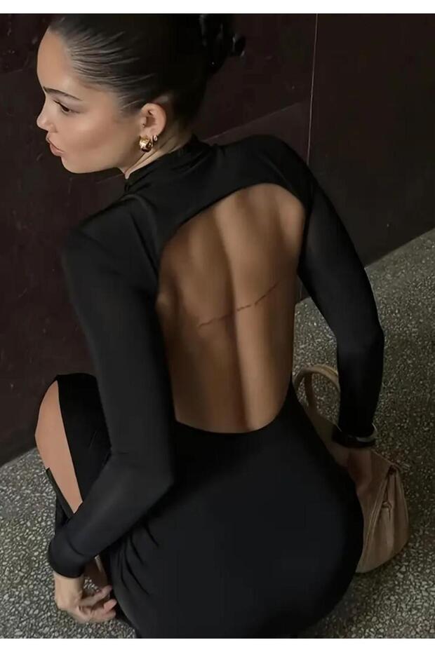 Fekete hátul kivágott, magas nyakú, hasított lycra hosszú ujjú ruha - 4